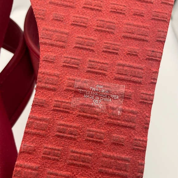 TOMMY HILFIGER Rumia red flip-flop women's sandals Size 6M - Picture 7 of 8